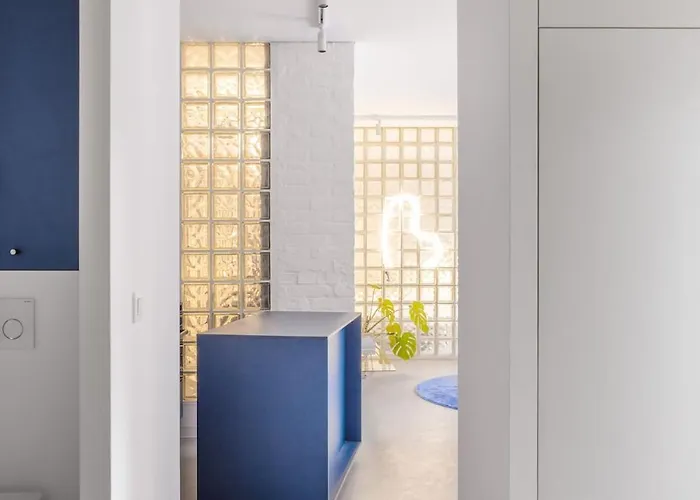 Ah Desinger B ブラチスラヴァ