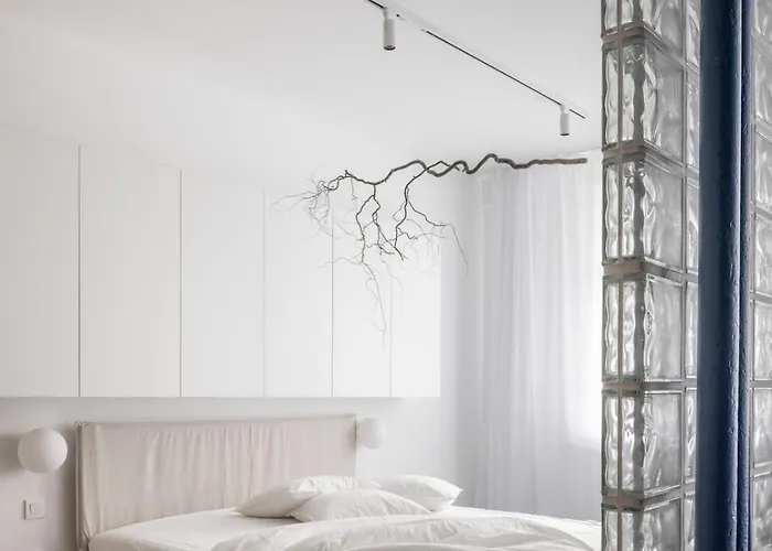 Ah Desinger B ブラチスラヴァ